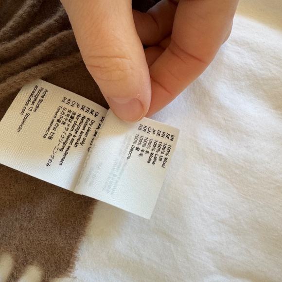 Acne fringe wool scarf- new with tags - Picture 6 of 7